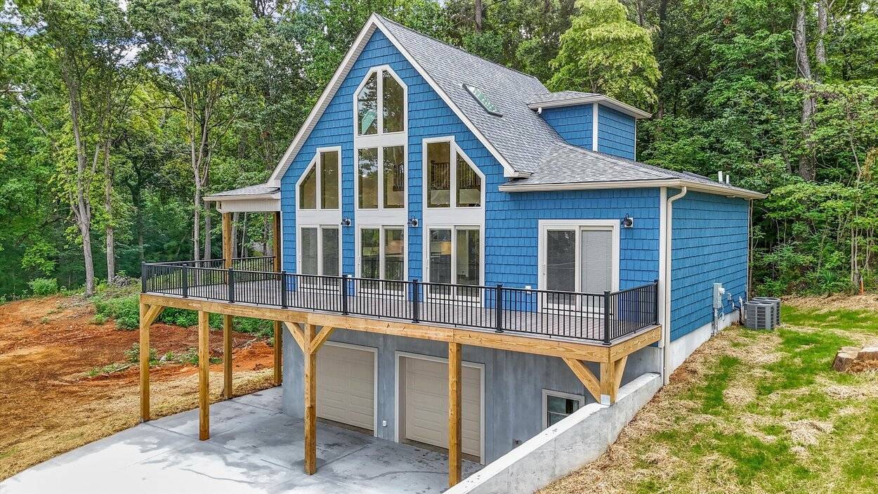 cUSTOM HOme with basement in friendsville by debuty builders, inc